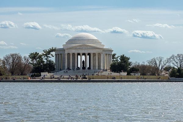 John Russell Pope imzalı Washington’daki Thomas Jefferson Anıtı, Amerikan Neoklasik mimarisine örnektir.