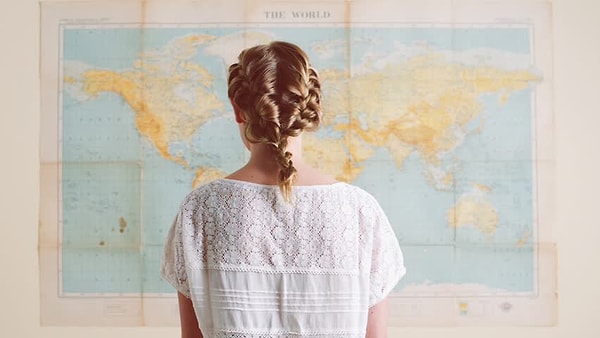 Не выходите на улицу без сопровождения — мы за вас волнуемся...