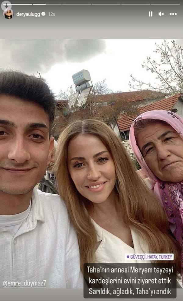 Duymaz'ın annesi ve ağabeyiyle paylaştığı fotoğrafa Derya Uluğ "Taha'nın annesi Meryem Teyze'yi, kardeşlerini, evini ziyaret ettik. Sarıldık, ağladık, Taha'yı andık" diye yazdı.