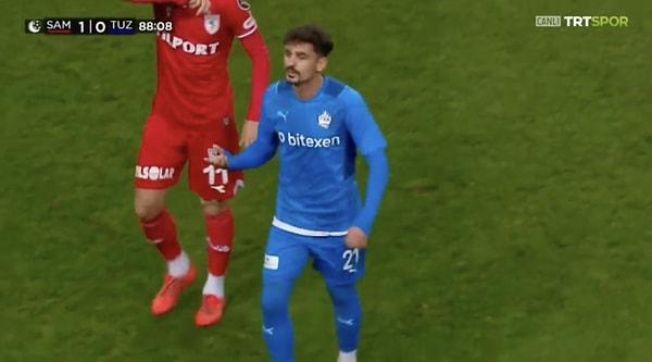 75. Muhammed Demirci'nin yerine oyuna giren Bünyamin Yürür'ü 14 dakika sonra Tuzlaspor Teknik Sorumlusu Kemal Tavacı tarafından kenara alınmak istedi.