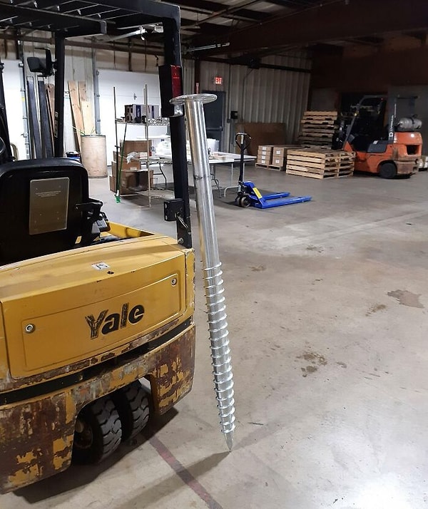 32. «Мы получили эти гигантские винты сегодня для монтажа солнечных панелей»