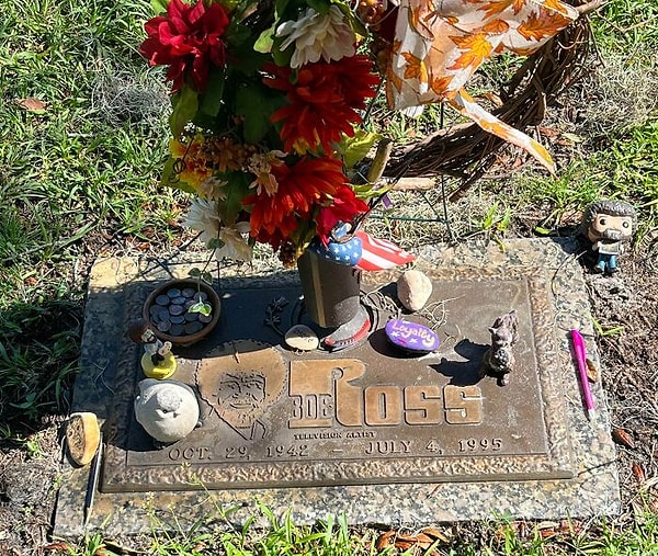 18. «Я работаю в похоронном бюро и сегодня во время службы столкнулась со старым художником»