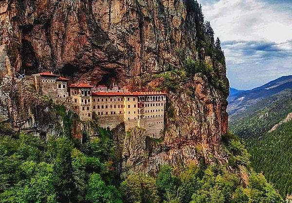 4. Sümela Monastery: a unique place that combines the inconceivable talent and imagination of human beings. The building, which has an altitude of exactly 1150 meters above sea level and was built by 2 priests, is located in the city of Trabzon.