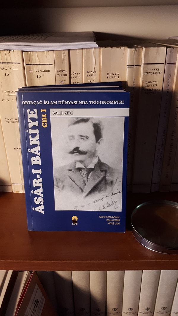 3 yıl sonra ise Darülfünun Rektörlüğü'ne getirilir. Sonrasında istifa etse de Fakültesi dekanı olur ve hayat boyu akademik çalışmalarına devam eder. Ayrıca Osmanlı'nın bilim ve teknoloji politikalarında söz sahibi olan Zeki'nin çalıştığı alanlar ise şöyle: