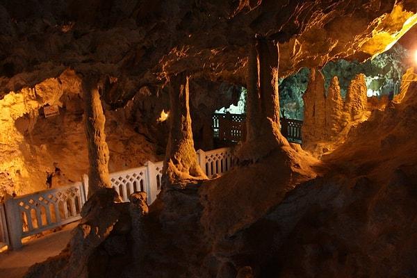 6. Insuyu Cave