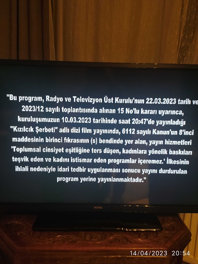 Show TV avukatlarının itirazını reddeden mahkeme bu durumu akşam saatlerinde kanala bildirerek yeni bir itiraz hakkı yaratmadan dizinin yeni bölümünü durdurma kararı aldı.