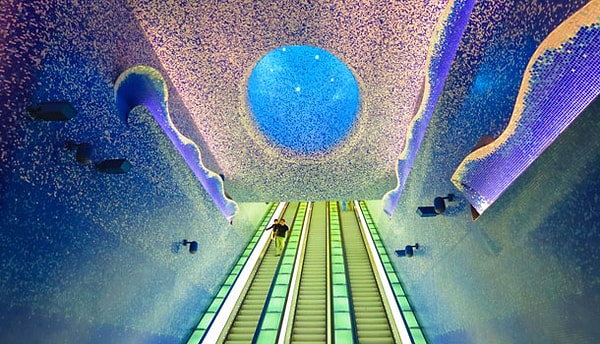 2. Станция метро «Toledo» в Неаполе (Италия)