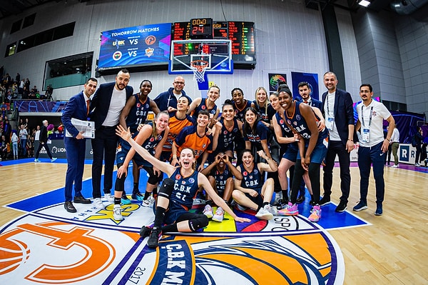 Finale yükselen bir diğer temsilcimiz ÇBK Mersin Yenişehir Belediyesi ise Final Four'da ev sahibi USK Prag'ı 78-58 mağlup etti.