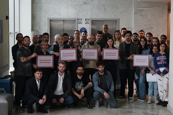 Pazar akşamları yayınlanan Yargı dizisinin çekim ve oyuncu ekibi de Kızılcık Şerbeti'nin yaşadıklarına karşı protesto uyguladı.