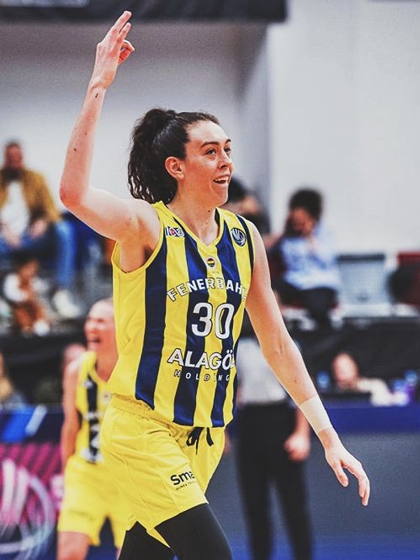 35 sayı ile EuroLeague Women finali tarihinin bir maçta en çok sayı atan oyuncusu Breanna Stewart, başarıyı getiren isimlerin başında geldi.