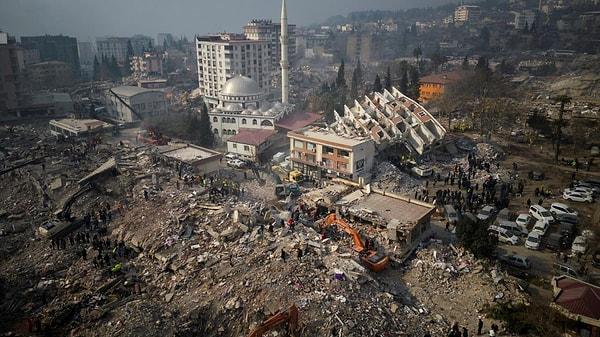 6 Şubat'ta Kahramanmaraş'ın Pazarcık ve Elbistan ilçelerinde meydana gelen 7.7 ie 7.6 büyüklüğündeki deprem ülkemizde büyük yıkıma yol açtı. O günden bu yana artçılar da sürüyor.