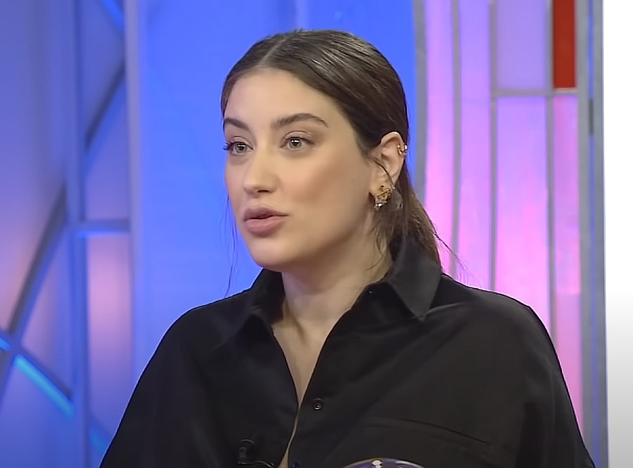 Hazal Kaya Ile Ceyda D Venci Nin Aras N N A Lmas Na Neden Oldu U