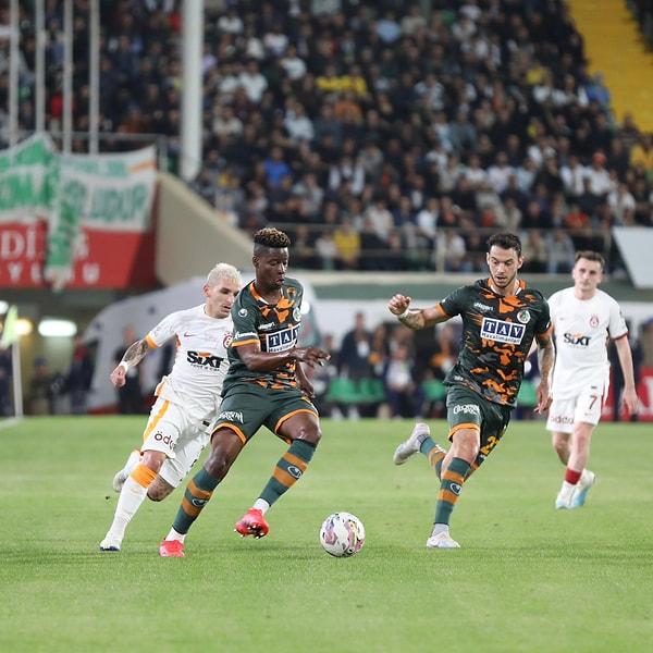 Spor Toto Süper Lig'in 30. haftasında Galatasaray, deplasmanda Alanyaspor'a konuk oldu.