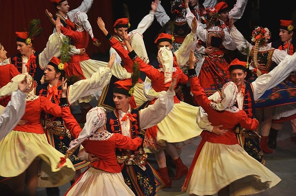 1. Из какой страны родом танец краковяк?