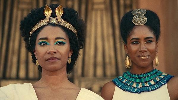 Pinkett-Smith, Kleopatra tercihi hakkında “Siyah kraliçelerin hikayelerini görme ya da duyma şansımız her zaman olmuyor. Bu da benim, kızım ve topluluğumuz için çok önemliydi" şeklinde açıklama yaptı.