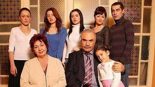Enflasyon gerçeğinin yüzümüze vurduğu Türk televizyon tarihinin en önemli yapımlarından birine dönelim. 2006-2010 yılları arasında yayınlanan versiyonuyla "Yaprak Dökümü" karşımızda!