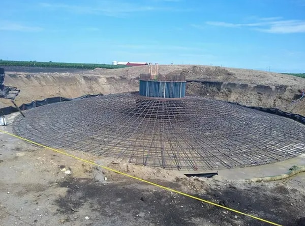 7. Вот так выглядит основание ветряной турбины до заливки бетоном: