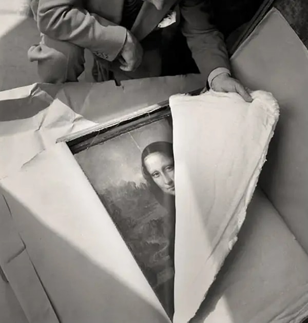 17. Во время Второй мировой войны «Мона Лизу» упаковали и вывезли из Лувра, чтобы обеспечить ее сохранность: