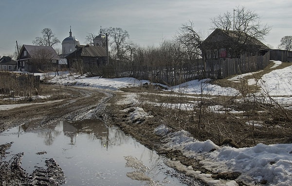 4. Снег начинает таять, становится грязно, но даже этому уже не испортить весеннего настроения.