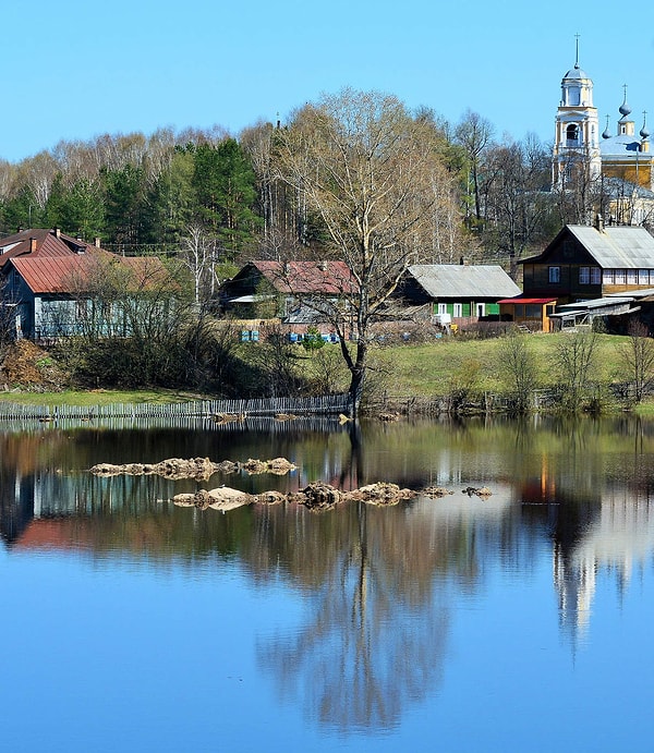 14. Кроме того, это время года, когда местные жители собирают в лесу ягоды и грибы, которые будут использоваться в пищу или консервироваться на зиму.