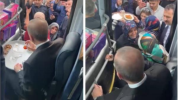 Erdoğan'ın rahatsızlığı sonrasında sosyal medyada gündem önceki gün Sakarya mitinginde Erdoğan'a ikram edilen baklava oldu.
