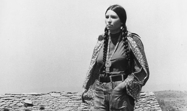 Littlefeather'ın Akademi Ödülleri'ne katılması ve yaptığı konuşma, Amerikan yerlilerinin film endüstrisinde ve bir bütün olarak Amerika Birleşik Devletleri'nde gördüğü muamele konusunda farkındalık yarattı.