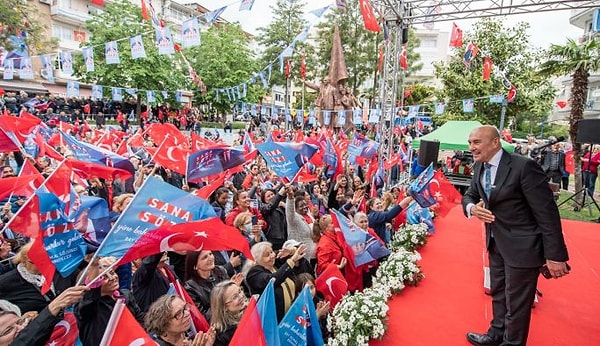 Soyer, Cumhurbaşkanı Seçimi ve 28. Dönem Milletvekili Genel Seçimleri için oylarını kullanacak olan vatandaşlara seslendi.