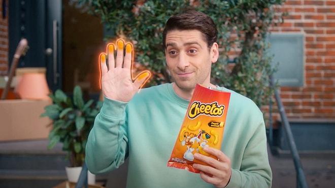 En Muzip Bahane: Cheetos’lu Ellerle İçinden Sıyrılabileceğin 7 Farklı Durum