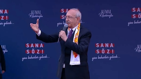 Cumhurbaşkanı Adayı ve CHP Genel Başkanı Kemal Kılıçdaroğlu’nun Kayseri’deki konuşması sırasında bir genç sahneye atladı.