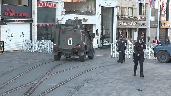 Polis, Taksim meydanı ve etrafında yoğun güvenlik önlemleri aldı.