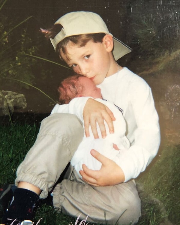 24. Шон Мендес