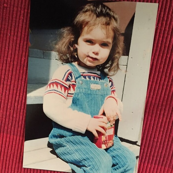 32. Нина Добрев