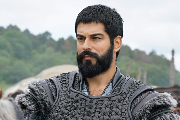 His first acting role came in 2006, in the Turkish TV series "Eksi 18," where he played the character of Burak.