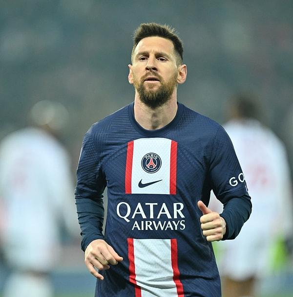 Paris Saint-Germain, yıldız futbolcusu Lionel Messi ile ilgili flaş bir karara imza attı.