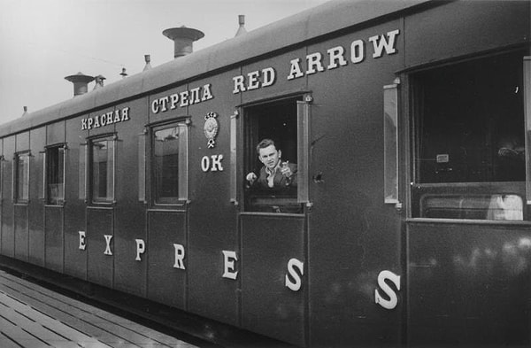 3. Поезд Москва – Ленинград «Красная стрела». Открытие маршрута. Октябрьский вокзал.