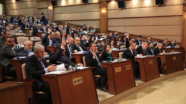 Kılıçdaroğlu İstanbul ve Ankara Büyükşehir Belediyeleri'nde de Meclis çoğunluğunun Cumhur İttifakı'nda olduğunu ancak yine iyi bir yönetim ortaya koyduklarını vurguladı.