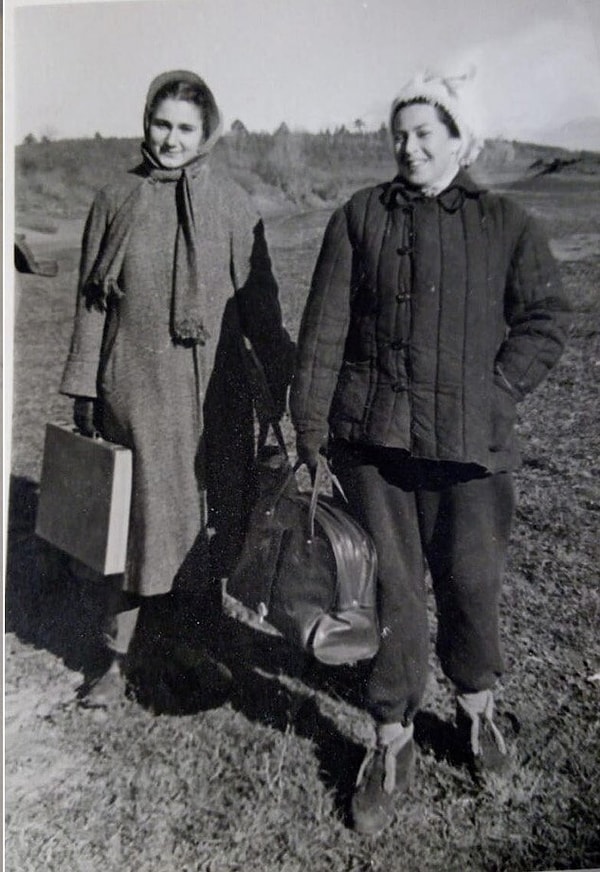 6. Одной из главных особенностей новой модели телогрейки стало наличие возможности прикрепления знаков воинского звания, таких как петлицы или погонцы.