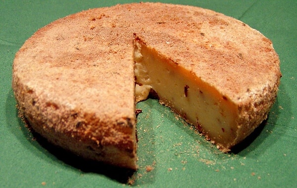 3. Milbenkäse (Мильбенкэзе) – сыр с сырными клещами