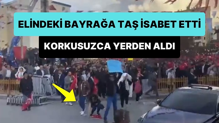 Taş İsabet Eden Türk Bayrağı Yere Düşünce Korkusuzca Eğilip Alan Kadının Gündem Olan Görüntüleri