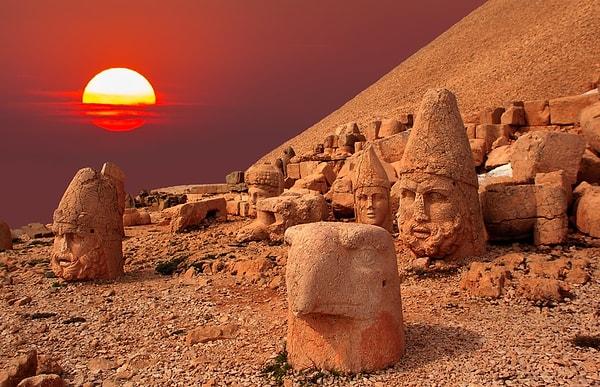 One of the most popular activities at Mount Nemrut is watching the sunrise or sunset over the statues