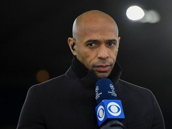 Thierry Henry, futbol oyun kurallarına eklenmesi gereken 5 yeni fikrini gündeme getirdi. Henry'nin oyunu daha izlenebilir hale getirmek için sunduğu önerilere birlikte bakalım.