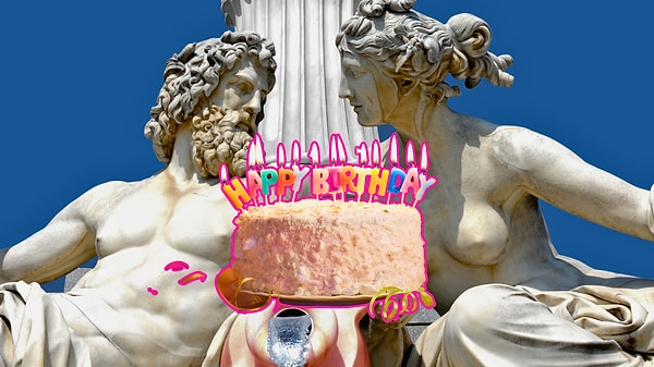 Antik Yunanlıların doğum günü pastalarına benzer bir geleneği vardı.