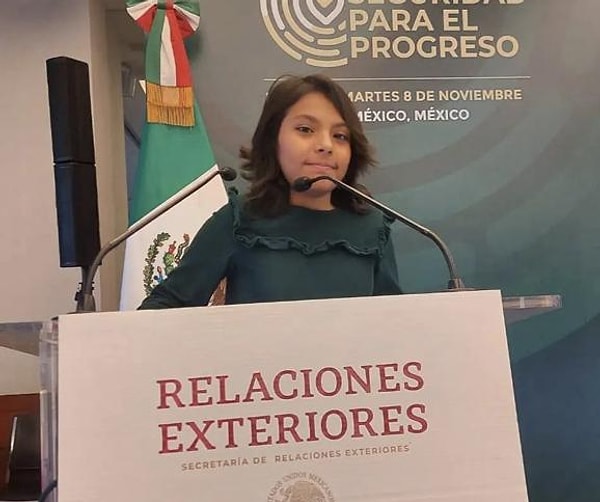 В этом центре, куда отправили Адхару, учителя выяснили, что IQ девочки был выше, чем у Альберта Эйнштейна и Стивена Хокинга.