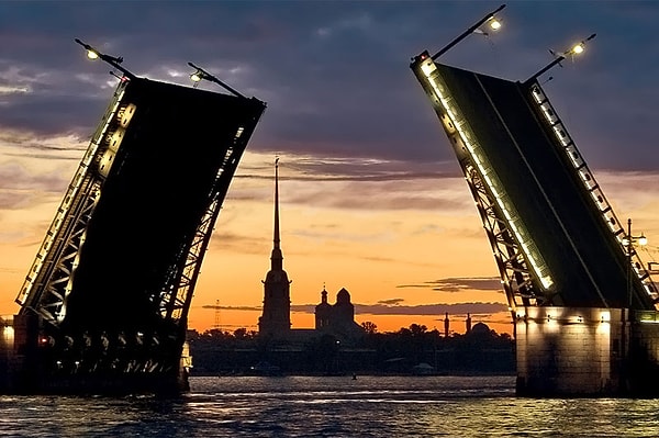 7. Сколько разводных мостов в Петерубурге?
