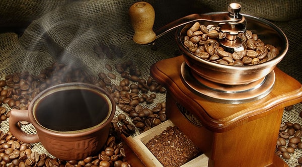 17. Вы молите себе кофе.