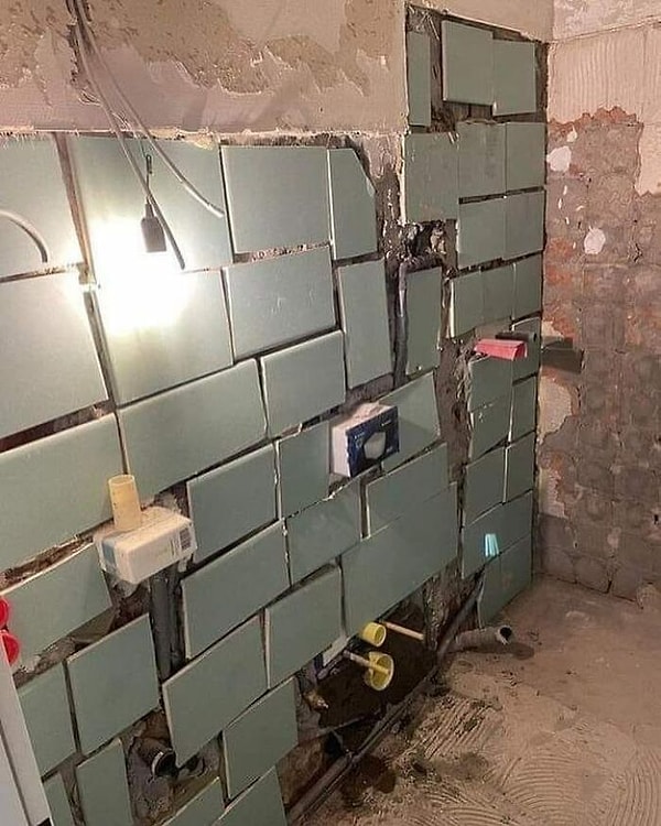 28. Лучше уж вообще без плитки, чем так