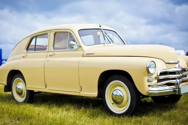 9. Как называется автомобиль, изображенный на фото?