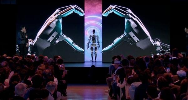 Hatırlarsanız Tesla, geçen sene Eylül ayında Tesla AI Days etkinliğinde yeni projesi olan robot Optimus'u tanıtmıştı.