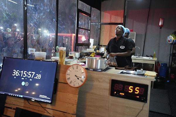 Guinness Dünya Rekorları ise Baci'nin yemek pişirip pişirmediğinden emin olmak için kanıtları gözden geçirmesi gerekeceğini söyledi.