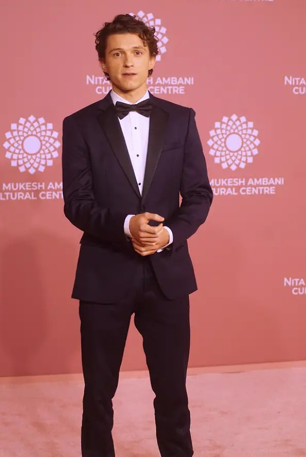 20. Том Холланд сейчас в 26: